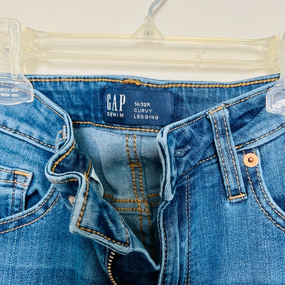 Women’s GAP jeans 3/4 - Picture 3 of 3